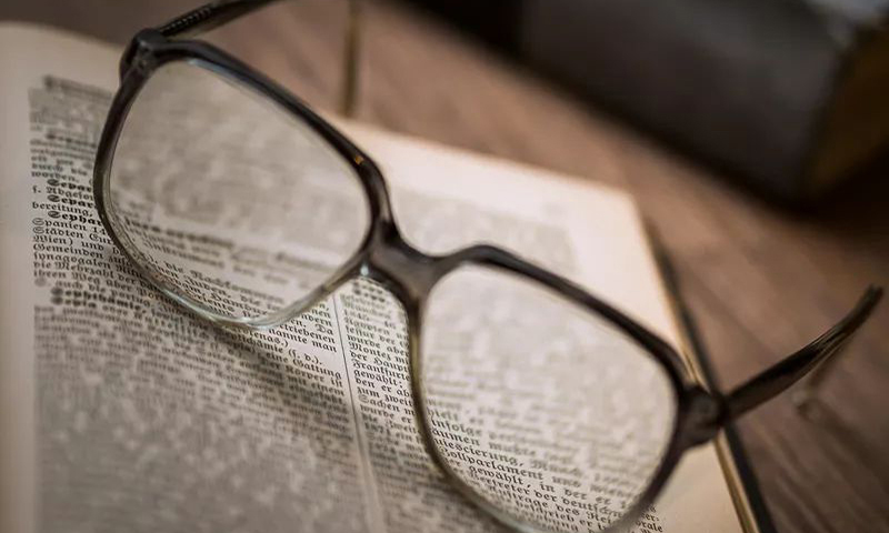 選準老花鏡品牌，讓老花眼遠近清晰，少花冤枉錢