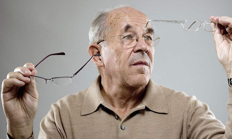 怎么配老花眼鏡，要驗光嗎？ 