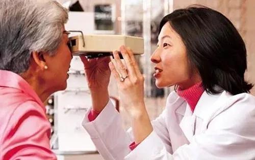 老花眼鏡怎么配更好？