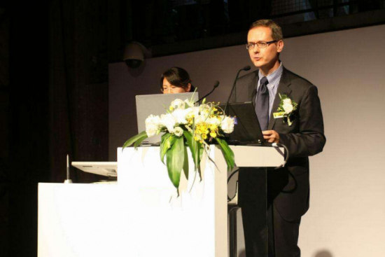 美麗島多焦鏡:十六年的堅守，只為老花眼打磨一副多焦鏡